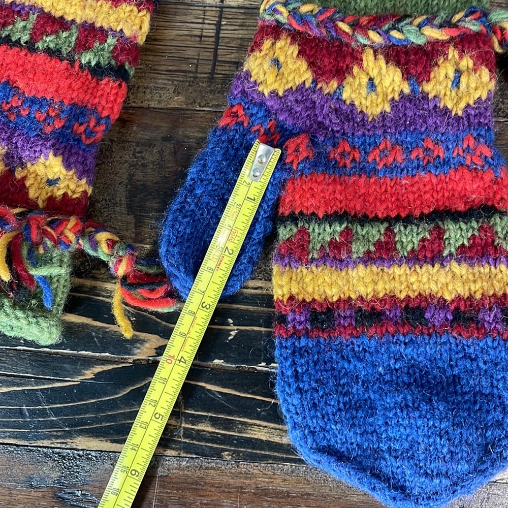 100% wool mitts made in Nepal. Handmade. - Picture 7 of 13